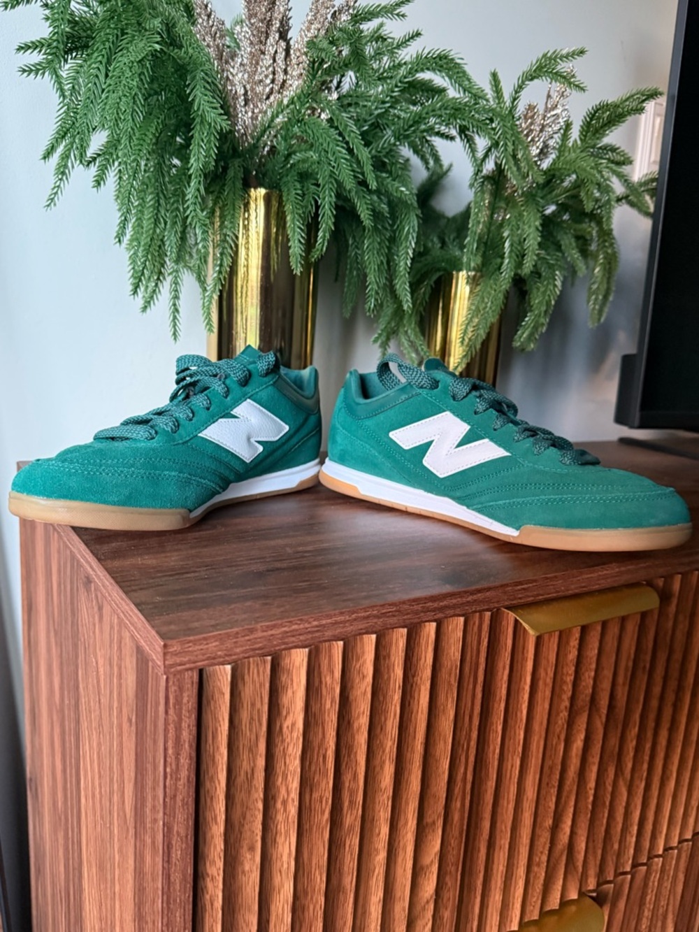 New Balance Men's Green Suede Sneakers with White Logo - Picture 5 of 8